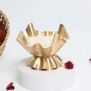 Metal Wavy Gold Candle (Per piece)
